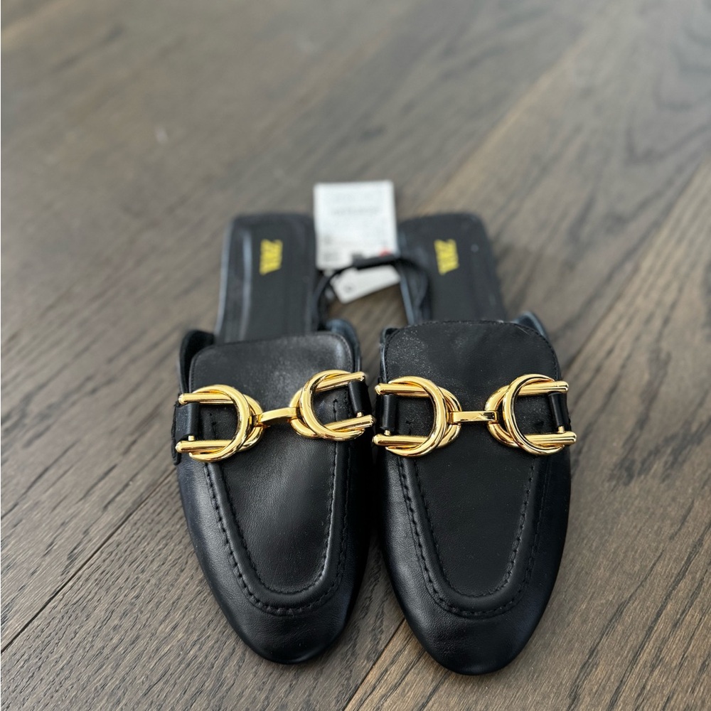 Zara Women's Black Flats with Gold Accents (NWT)